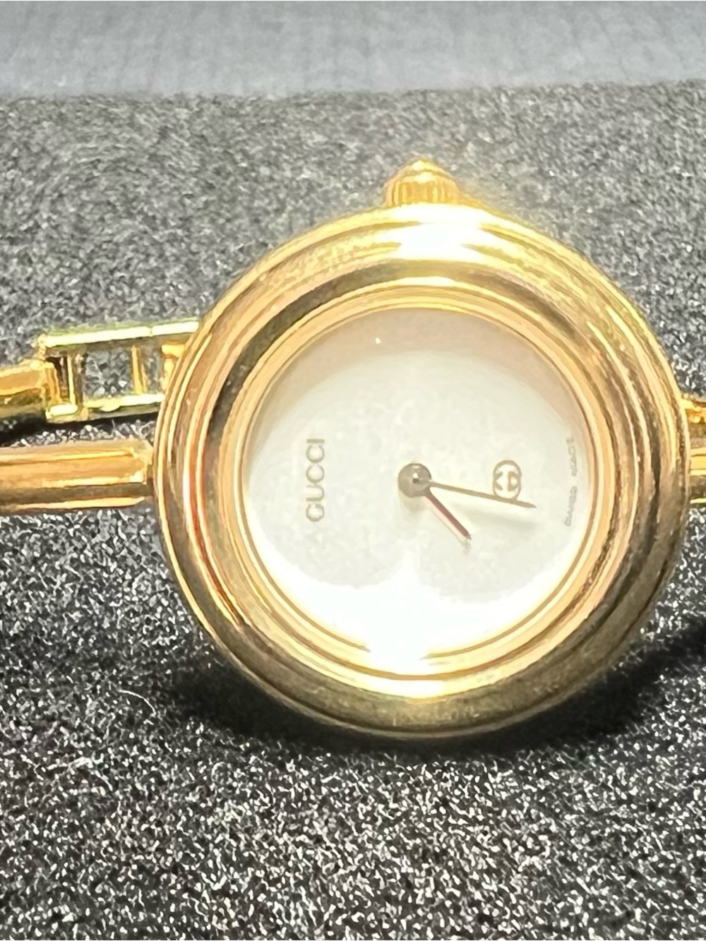 Gucci 11/12 bezel watch